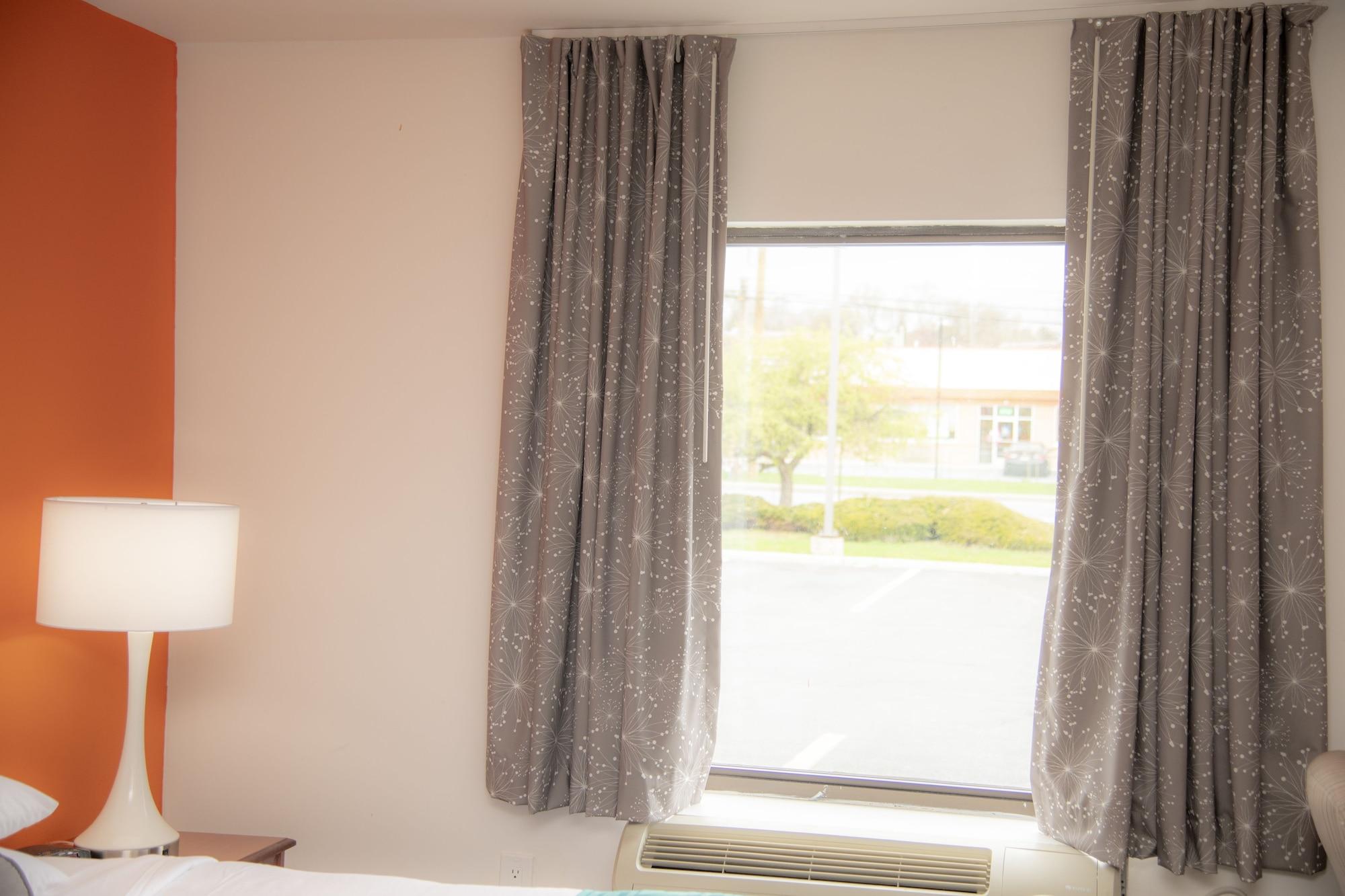 Howard Johnson By Wyndham Allentown/Dorney Hotel & Suites Exterior photo